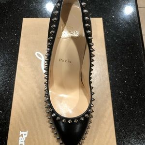 NEVER WORN size 38 (size 8 US) Christian Louboutin Dorispiky 100KID/Specchio